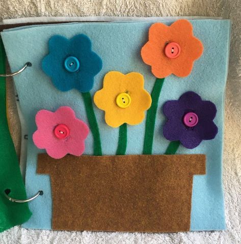 Simple Applique, Felt Quiet Book, Hanging Craft Ideas, Diy Quiet Books, Quiet Book Pages, Baby Quiet Book, Preschool Colors, Quiet Book Patterns, Toddler Quiet Book