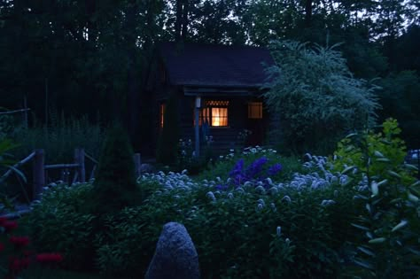 Cottage Aesthetic, She Wolf, Cottage In The Woods, Cozy Place, Night Aesthetic, Cozy Cottage, Dream House Decor, Pretty Places, Dream Home Design