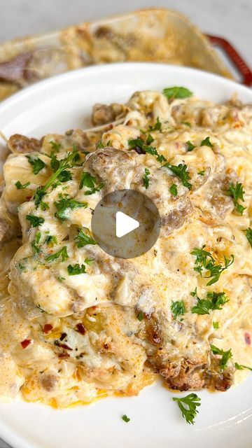 Mallory Austin | Food Blogger on Instagram: "Get in on these big backtivities. Sausage alfredo ravioli lasagna is one of the most outrageously good meals you’ll make. Plus, it’s easy and we love that.

✨Recipe linked in my bio✨

Layers of creamy alfredo sauce, fresh mozzarella, italian sausage and tender ravioli are baked until bubbly in this decadent and cozy dinner recipe. If you’re looking for a lazy version, just use quality jarred alfredo sauce from the store.

#alfredo #sausagealfredo #raviolilasagna #easydinnerideas #easymealideas #pastarecipe #ravioli #dinnerrecipes" Alfredo Ravioli, Sausage Ravioli, Jarred Alfredo Sauce, Sausage Alfredo, Pasta Ravioli, Good Meals, Creamy Alfredo Sauce, Cooking Pork, Alfredo Lasagna