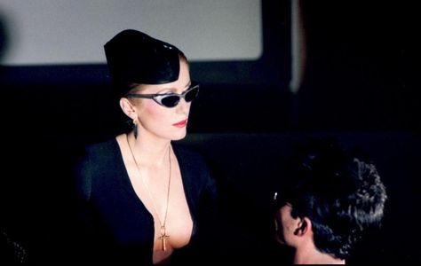 The Hunger Film, The Hunger 1983, Low Cut Bodysuit, Circular Sunglasses, Vampire Film, Mert And Marcus, Tony Scott, Goth Kids, Female Vampire