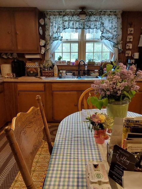 Soft Grandma Aesthetic, Nostalgia Home Decor, Momcore House, Granny Home Decor, Granny Home Aesthetic, 90s Grandma House, Vintage Grandma Aesthetic Room, Grandma House Core, Living With Grandparents Aesthetic