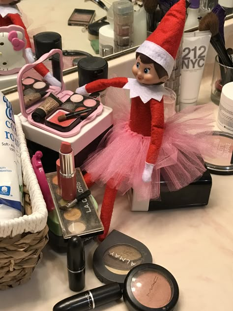 Elf On The Shelf Girly Ideas, Family Laughing, Funny Elf On The Shelf, Snowman Photos, Easy Elf, Melted Snowman, Awesome Elf On The Shelf Ideas, Elf Activities, Elf Antics