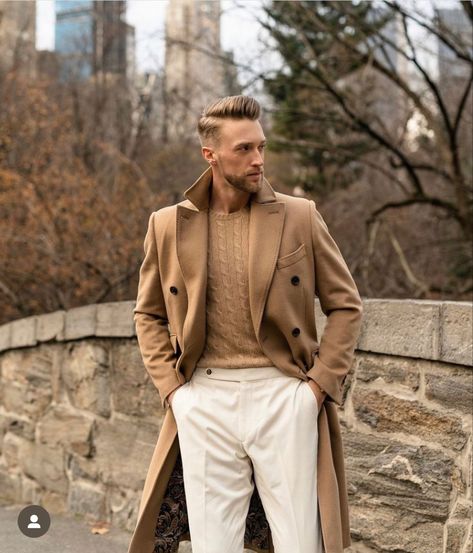 Beige Pants Outfit, Mens Fall Outfits, Italian Mens Fashion, Tan Outfit, Sweater Outfits Men, Winter Coat Outfits, White Pants Outfit, Pants Outfit Men, Fall Outfits Men