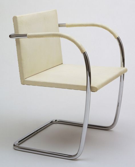 Brno Chair, House Dressing, Famous Architecture, Philip Johnson, Minimal Furniture, Ludwig Mies Van Der Rohe, Steel Chair, House Furniture Design, Van Der Rohe