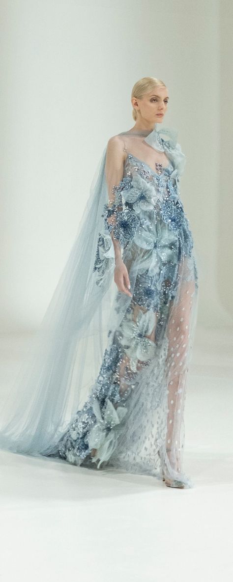 Elie Saab Fall-winter 2021-2022 - Couture - http://www.orientpalms.com/Elie-Saab-Press-Office-8380 - ©ImaxTree Elie Saab Designer, Elie Saab Gowns, Angel Sanchez, Elie Saab Fall, Elie Saab Couture, Sarah Burton, Gareth Pugh, Lela Rose, فستان سهرة