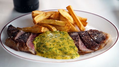 Bernaise Sauce, Béarnaise Sauce, Flap Steak, Sauce Béarnaise, Steak And Chips, Bearnaise Sauce, Sbs Food, Steak Frites, Garlic Butter Steak