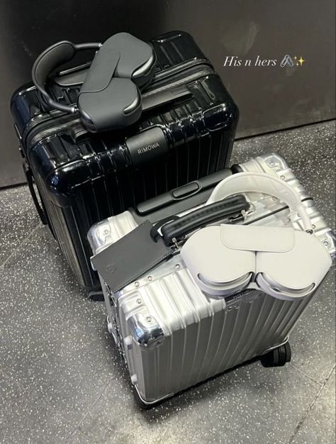 Rimowa Suitcase, Louis Vuitton Aesthetic, Cute Luggage, Airport Aesthetic, Airport Outfits, Travel Picture Ideas, Airport Fits, Life Vision Board, Luxury Lifestyle Dreams