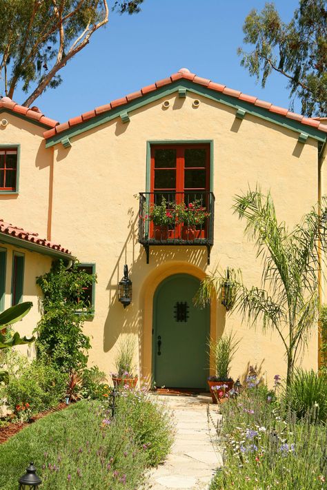 Spanish Colonial Style Homes, Spanish Exterior, Spanish Colonial Revival, Mediterranean Exterior, Best Exterior Paint, Spanish Bungalow, Mexico House, Colonial Style Homes, Mediterranean Style Homes