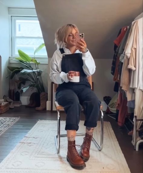 Hipster Barista Outfit, Cozy Fall Outfits Granola, Hipster Boho Outfits, Work Overalls Outfit, Mid September Outfits, Fall Overall Outfits Casual, Winter Barista Outfit, Alternative Granola Outfits, Boho Hairstylist Outfit