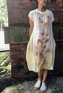 Terrie ~.~ smiling.....: DIY tunic dress with natural prints 植物印染襯裙 Diy Tunic Dress, Diy Tunic, Printing Flowers, Natural Prints, Hand Stamped Fabric, Amy W, Stamped Fabric, Natural Dye Fabric, Eco Dyeing