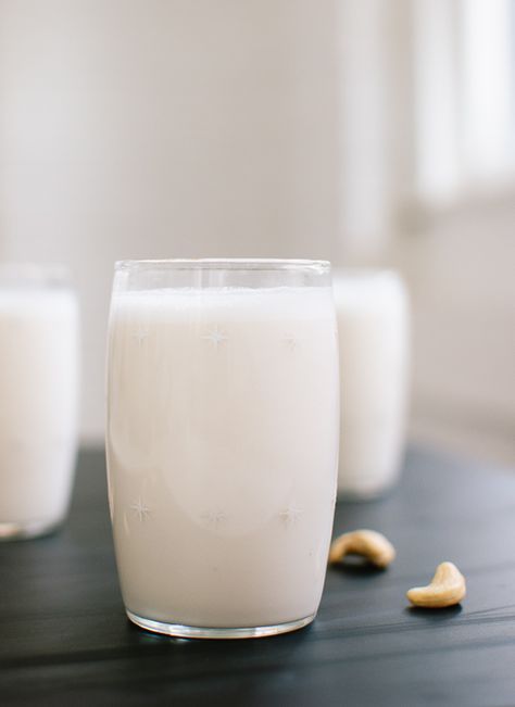 Cashew Milk Recipe, Homemade Cashew Milk, Homemade Nut Milk, Cookie And Kate, Homemade Almond Milk, Dessert Aux Fruits, Cashew Milk, Milk Alternatives, Rice Milk