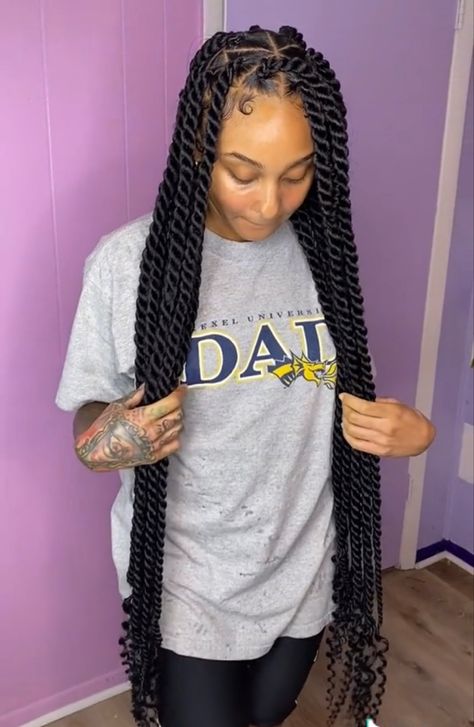 Big Havana Twist, Medium Rope Twist Braids, Medium Rope Twist, Twist Braids Short, Braid Parts, Braids 2023, Big Twist Braids Hairstyles, Locs Short, Rope Twist Braids