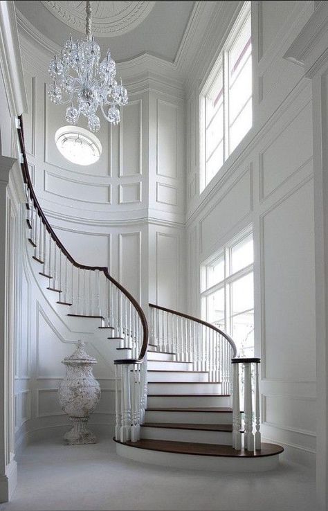 Refined Ways To Use Molding In Your Home Décor French Entryway, درج السلم, French Inspired Home, Traditional Staircase, Curved Staircase, Wall Molding, Grand Staircase, Entry Foyer, Style At Home