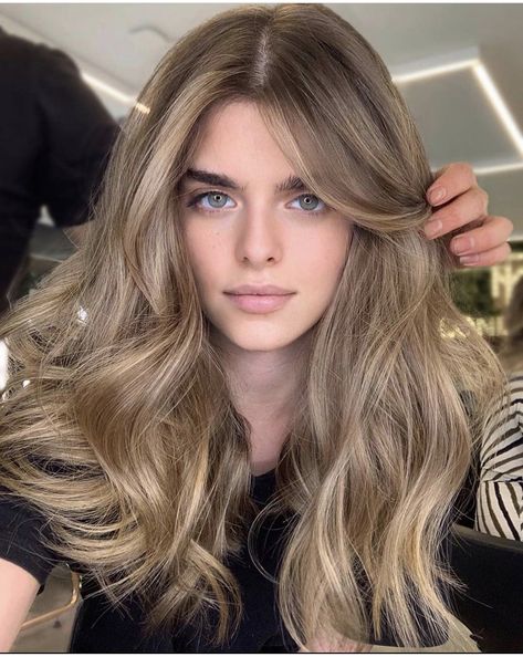 Bronde Balayage Haircolor, Blonde Hair Color Straight, Dirty Blonde Hair Pale Skin, Blonde Balayage Pale Skin, Honey Blonde Hair Pale Skin, Blonde Hair For Pale Skin, Dark Dirty Blonde, Brunette Hair Pale Skin, Neutral Blonde Hair