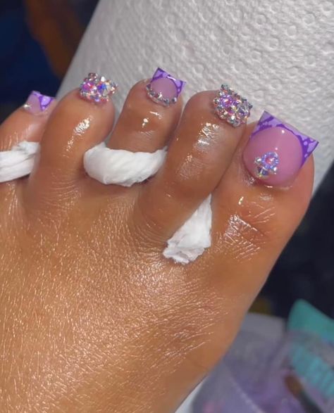 Purple And Black Toenails, Pedicure Toenails, Purple Toe Nails, Glitter Toe Nails, Hello 30, Pretty Fingers, Bday Nails, Toenail Designs, Nail Business