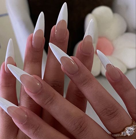 Pointy White French Tip Nails, Pointy White Tip Nails, White Almond Nails Aesthetic, Long Stiletto French Tip Nails, Stiletto White French Tip Nails, White French Stiletto Nails, White French Tip Stiletto Nails, Pointy French Tip, Stilleto Frenchies