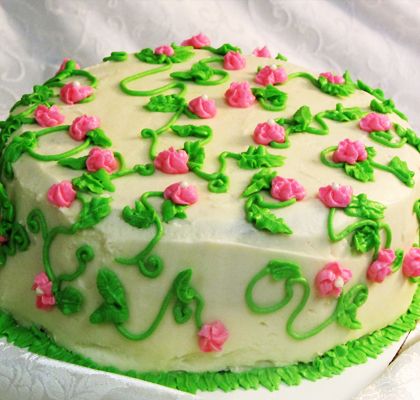 Flower Vine Cake Vine Cake Decoration, Ivy Cake, Vine Cake, Vintage Cakes, Flower Cakes, Flowering Vines, Cake Decoration, Flower Cake, Cake Ideas