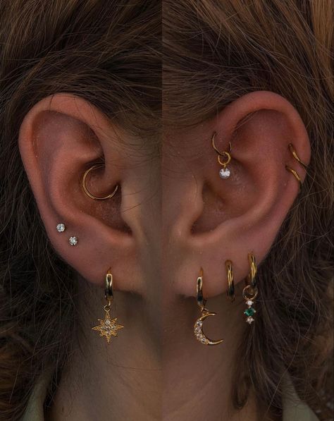 Dainty Ear Jewelry, Haut Lobe Piercing, Daith Piercing Combination, Best Ear Piercing Combinations, Vacation Outfits Winter, Piercing Stacks, Ear Piercing Curation, Piercing Combinations, Women Vacation Outfits