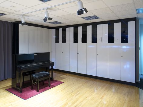 Music Class Design, School Music Room Design Ideas, Music Room Interior Design, Music School Interior Design, School Music Room Design, Music School Design, School Music Room Aesthetic, Music Academy Interior Design, Music Classroom Design