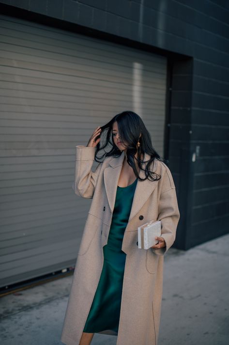 Slip Dress Outfit Winter, Walk In Wonderland, Slip Dress Outfit, Green Slip Dress, Parisian Chic Style, Sleek Dress, Outfit Layout, 20s Fashion, Style Crush