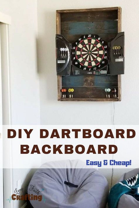 DIY dartboard backboard for free!!  Easy pallet project to help protect your wall and add rustic decor to your home.   #palletprojects #pallets #game #diy Diy Backboard, Backboard Ideas, Diy Dartboard, Dartboard Backboard, Pallet Upcycle, Game Diy, Pallet Projects Easy, Wood Projects For Beginners, Pallet Project