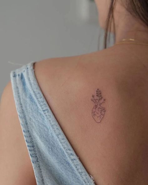 50+ INSANELY CUTE SMALL TATTOO IDEAS TO COPY - Stylin by Sarita Tattoo Women Butterfly, Tattoo Ideas For Men Hand, Cute Small Tattoo Ideas, Tattoo Spine, Peace Tattoos, Small Tattoo Ideas, Petite Tattoos, Spine Tattoos For Women, Pretty Tattoos For Women