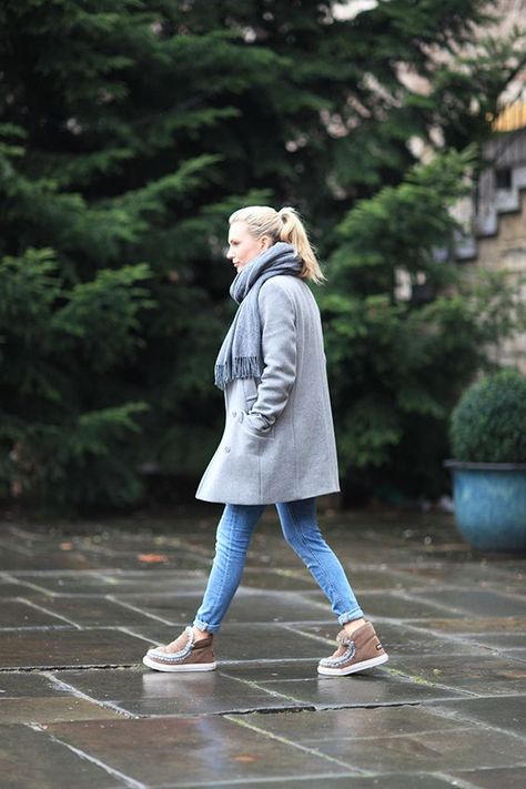 Mou Boots Outfit, Noir Sweater, Mou Shoes, Mou Boots, Closet Goals, Natural Fibres, Hair Clothes, Cold Weather Outfits, Kate Moss