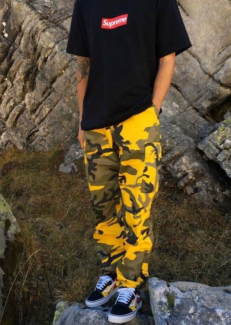 Camo Pants Outfit Men, Camo Pants Outfit, Yellow Camo, Streetwear Mode, Camo Cargo Pants, Camo Pants, Box Logo, Streetwear Men Outfits, Tomboy Fashion