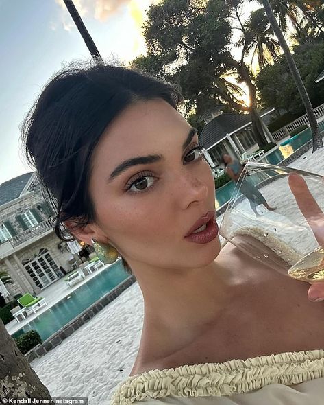 Kendall Jenner Maquillaje, Kendall Jenner Nails, Kendall Jenner Pics, Kendall Jenner Face, Kendall Jenner Icons, Kendall Jenner Makeup, Kloe Kardashian, Jenner Makeup, Kendall Style