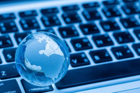 Globo del mundo y teclado de computadora | Free Photo #Freepik #freephoto #tecnologia #ordenador #mapa #azul John Mcafee, Apple Menu, Interactive Presentation, Slow Internet, Internet Network, Proxy Server, Online Presentation, Online Privacy, Internet Service Provider