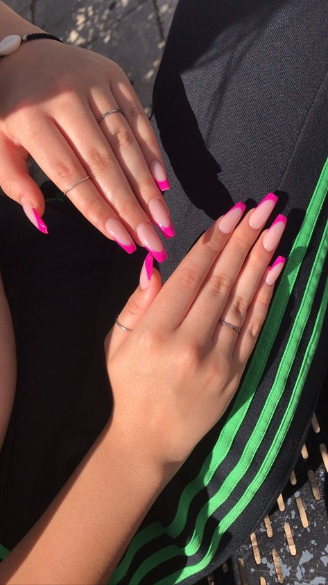 Pink Coffin Acrylic Nails Design, Letnji Nokti, Gel Nails Ideas Summer 2024, Bright Pink French Tip Nails, Coffin Nails Ombre, Pink French Nails, Pink Tip Nails, Hot Pink Nails, Simple Gel Nails