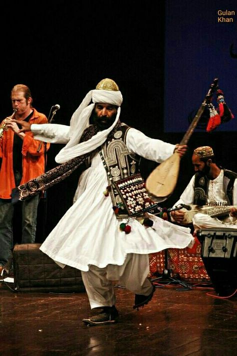 Awesome view famous Balochi folk Singer Akhter Chanar (Zahri) with traditional Balochi dress & instrument, Balochistan Pakistan Balochistan Culture, Baloch Culture, Balochi Culture, Persian Dance, Pakistani Art, Pakistani People, Pakistan Clothes, Pakistan Culture, Folk Musician