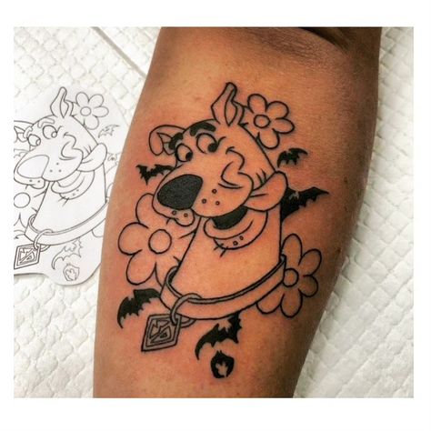 Simple Scooby Doo Tattoo, Scooby Tattoo, Scooby Doo Tattoo Ideas, Dotwork Flash, 24 Tattoo, Scooby Doo Tattoo, Brother Tattoo, Filler Tattoos, Cartoon Tattoo Ideas