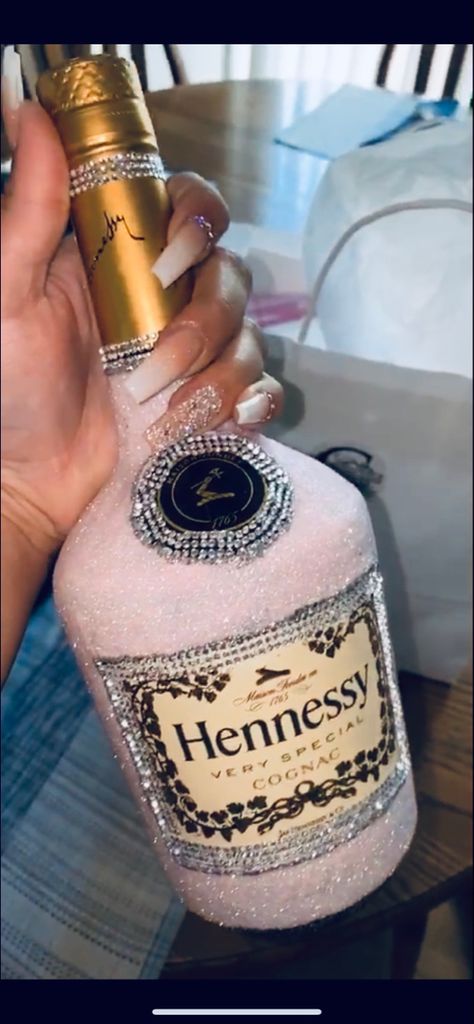 Pink Hennessy Bottle, Hennessy Photoshoot, Baddie Birthday Decor, Pink And Silver 21st Birthday Party, Glam 21st Birthday, Boujee Birthday Party, Baddie Birthday Party, Bling Birthday Party, 21st Birthday Sash