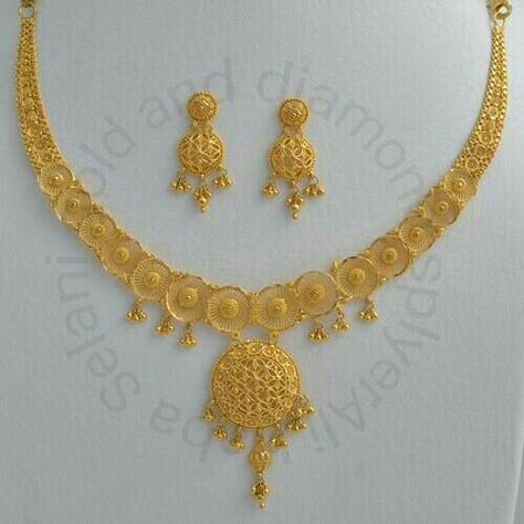 Indian Gold Necklace Designs, Gold Bridal Necklace, Gold Necklace Indian Bridal Jewelry, Gold Bridal Jewellery Sets, Gold Jewelry Stores, Gold Wedding Jewelry, Gold Jewelry Sets, Gold Bride Jewelry, Gold Bangles Design