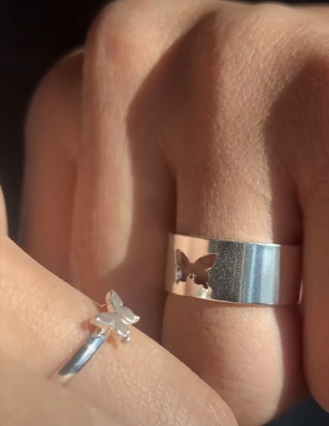 Matching Rings Aesthetic, Promise Rings Aesthetic, Promise Ring Aesthetic, Couple Ring Aesthetic, Aesthetic Promise Rings, Couple Butterfly, Relationship Jewelry, Ring For Couple, Gold Jewelry Aesthetic