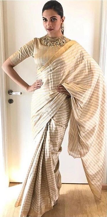 Deepika Padukone White And Gold Saree, Deepika Padukone Saree, Pretty Saree, Saree Kerala, Tanishq Jewellery, Off White Saree, Golden Saree, Deepika Padukone Style, Kerala Saree