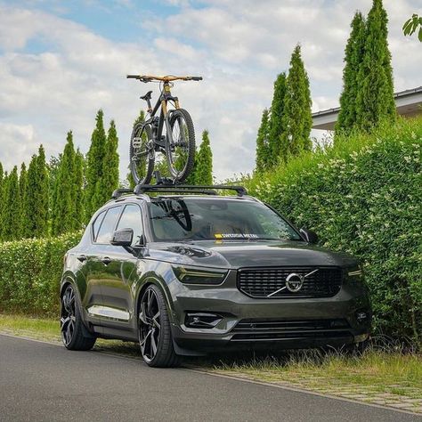 Volvo Suv, Volvo Xc, Cars Wallpapers, Volvo Xc40, Volvo V60, Volvo Cars, Volvo Xc60, Volvo Xc90, Car Games