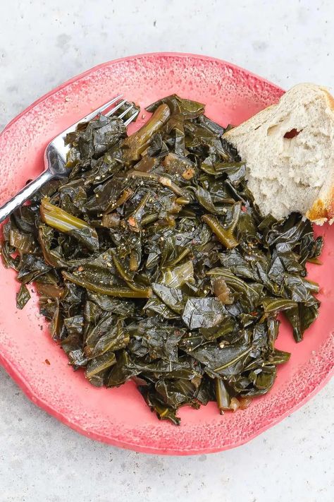 Southern Greens Recipe, Braised Collard Greens, Collard Greens Salad, Vegan Collard Greens, Clean Eating Side Dishes, Southern Collard Greens, Collard Greens Recipe, Vegan Soul Food, Southern Food