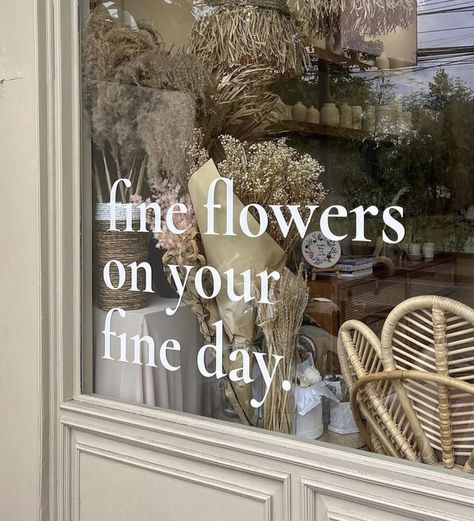 Nothing But Flowers, Flower Therapy, Beige Aesthetic, Brown Aesthetic, White Aesthetic, الرسومات اللطيفة, Aesthetic Photo, Flower Shop, Pretty Flowers