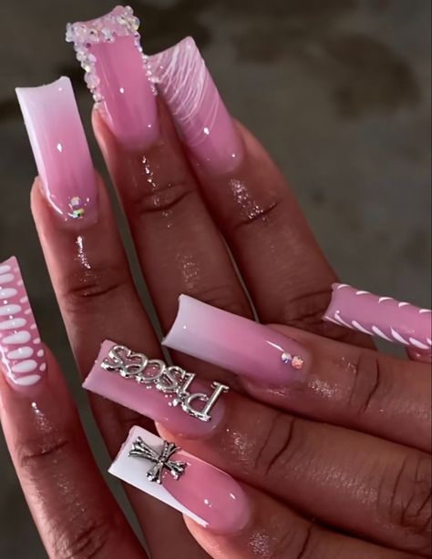 Pink Bling Birthday Nails, Square Rhinestone Acrylic Nails, Bday Nails Pink, Short Bling Acrylic Nails, Sweet 16 Nail Ideas, Bday Nails Ideas, Dramatic Nails, Sweet 16 Nails, 16 Nails