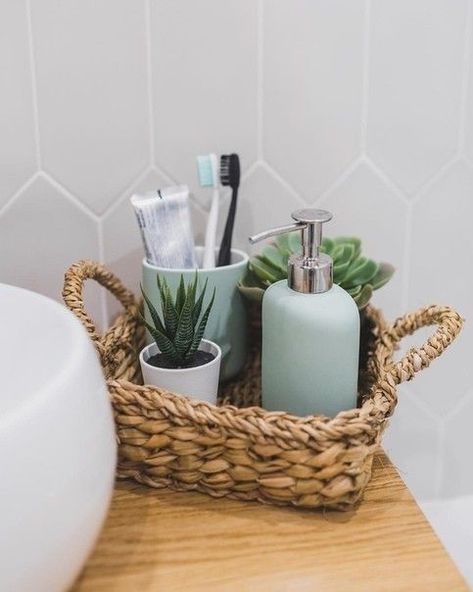 Qtip Storage Ideas Bathroom, Bathroom Counter Organization Toothbrush, How To Store Toothbrushes Bathroom, Vanity Decor Ideas Bathroom, Farmhouse Bathroom Sink Decor, Beige Bathroom Ideas Decor, Modern Rustic Bathroom Decor, Back Of Toilet Decor Ideas, Luxury Apartment Bathroom