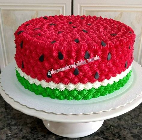 Watermelon Cake Design, Watermelon Cake Ideas, Watermelon Birthday Cake, Watermelon Cakes, Watermelon Cake Birthday, Melon Birthday, Savory Cakes, Watermelon Birthday Parties, Watermelon Cake