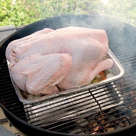 Weber Grill Recipes, Charcoal Grill Recipes, Weber Charcoal Grill, Grilling Recipes Sides, Bbq Turkey, Smoked Turkey Recipes, Franklin Bbq, Best Charcoal, Healthy Grilling Recipes