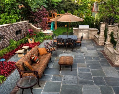 How to Design and Build Your Perfect Outdoor Patio Space Decorating A Patio, Stone Entryway, Slate Patio, Door Inspiration, Backyard Inspo, Love Garden, Modern Door, Geometric Area Rug, Tutorial Diy