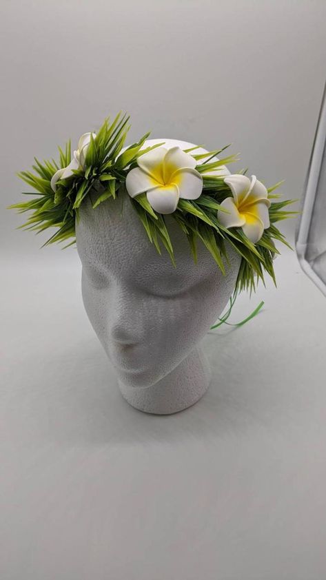 Flower Lei Diy, Hawaiian Flower Crown, Hawaiian Wreath, Hawaiian Princess, Hawaiian Flower Hair, Haku Lei, White Plumeria, Tropical Wedding Inspiration, Hawaiian Birthday Party