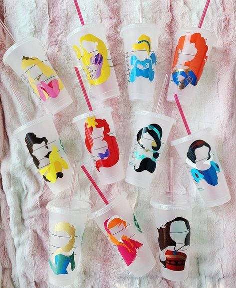 Badass Female Characters, Customized Starbucks Cup, Cozinha Do Mickey Mouse, Disney Tumbler, Badass Female, Starbucks Cup Art, Nightmare Before Christmas Characters, Disney Cups, Disney Starbucks