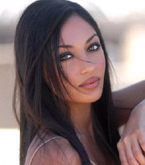 algerian women | Algerian Women http://www.euro4arab.com/al.html Claudia Lynx, Persian Women, Kiss Beauty, Lynx, Cool Eyes, Beautiful Eyes, Dark Hair, Pretty Face, Woman Face