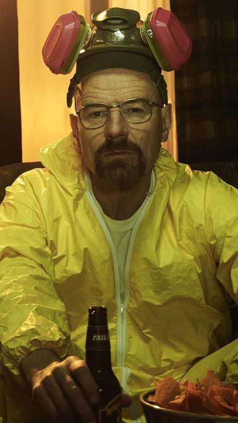 Scenes from the tv show Breaking Bad. Costume Wall, Best Costumes, Suit Costume, Breaking Bad, A Man, Mask, Tv, Yellow, Wall