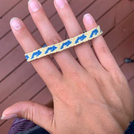 Shark Friendship Bracelet, Shark Bracelet, Fish Underwater, Shark Fish, Shark Fishing, Friendship Bracelet Patterns, Whales, Bracelet Patterns, Friendship Bracelet